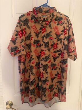 Men’s snap on button up